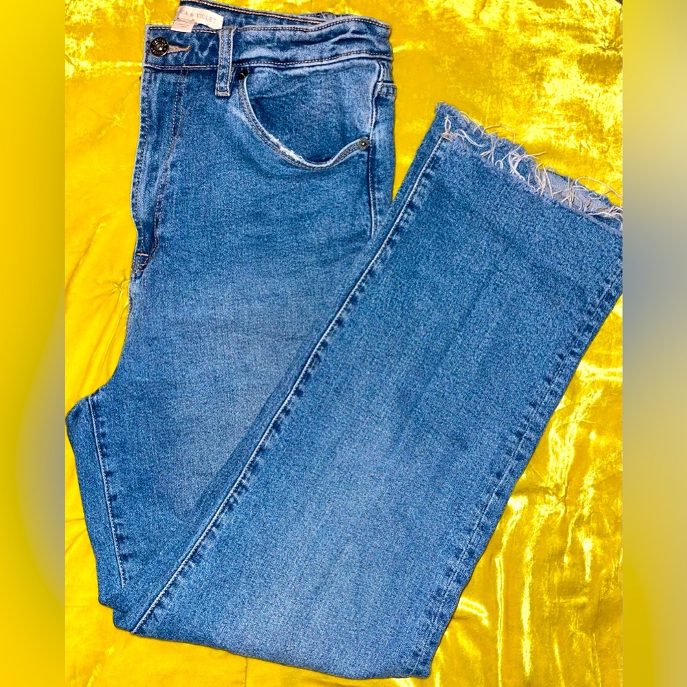 10/30 Chelsea and Violet jeans stretch high rise straight leg distressed